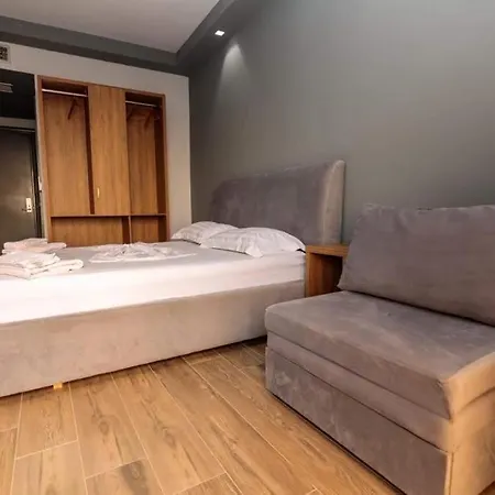 Montecarlo 4*